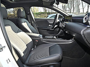 Mercedes-Benz A 180 Progressive 3 navigation