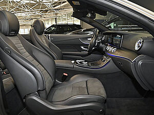 Mercedes-Benz E 200 Cabrio AMG Line 3 navigation