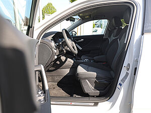 Audi Q2 S line 35 TFSI S tronic 9 navigation