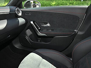 Mercedes-Benz CLA 250 SB e AMG Sport Advanced Plus 15 navigation