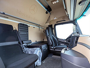 Mercedes-Benz Actros 1853 LS 4x2 F 13 3 navigation