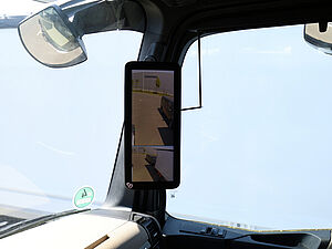 Mercedes-Benz Actros 1845 LS 4x2 F13 27 navigation