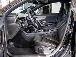 Mercedes-Benz CLA 250 e Progressive 22 navigation