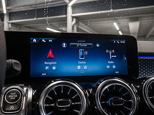 Mercedes-Benz GLB 200 GLB 200d AMG Line 9 navigation