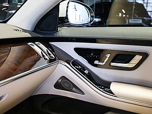 Mercedes-Benz S 400 d 4M 17 navigation