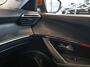 Peugeot 2008 Active Pack 17 navigation
