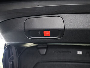 Peugeot 408 GT HYBRID 145 e-DSC6 34 navigation