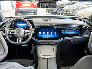 Mercedes-Benz E 200 4M AMG Sport Advanced Superscreen 8 navigation