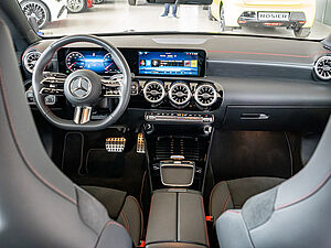 Mercedes-Benz CLA 200 SB AMG Sport Premium 8 navigation
