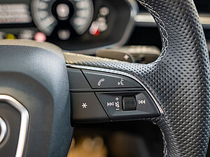 Audi Q3 S line 45 TFSI e S tronic 16 navigation