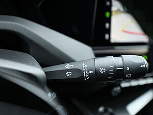 Peugeot 308 GT HYBRID 136 e-DSC6 28 navigation
