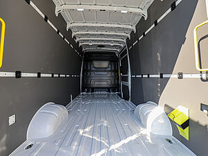 Volkswagen Crafter 50 Kasten HD 2.0l TDI AT 30 navigation