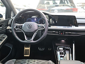 Volkswagen Golf VIII Variant R-Line 1,5 l eTSI DSG 10 navigation