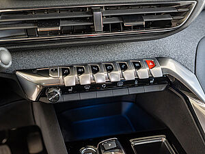 Peugeot 3008 Allure Pack Hybrid 225 11 navigation