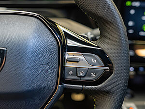 Peugeot 308 SW GT HYBRID 136 e-DSC6 13 navigation