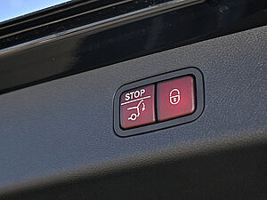 Mercedes-Benz E 200 T AMG Line 31 navigation