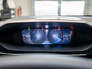 Peugeot 308 SW Allure BlueHDi 130 EAT8 12 navigation