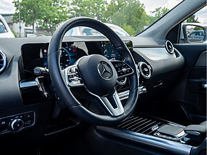 Mercedes-Benz GLA 250 4M Progressive 22 navigation