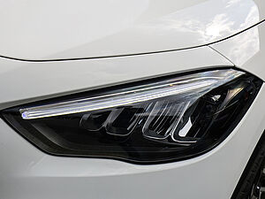 Mercedes-Benz GLA 250 e Progressive Advanced 33 navigation
