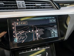Audi e-tron 55 quattro advanced AHK Standhz. LED P 12 navigation