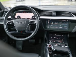 Audi e-tron S quattro 10 navigation