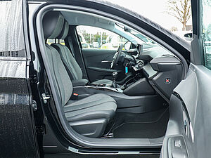 Peugeot 208 Neuer Allure PureTech 100 2 navigation