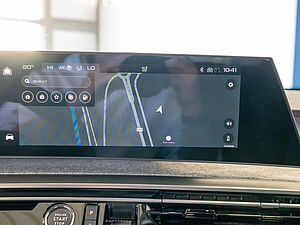 Peugeot 3008 GT HYBRID 136 e-DSC6 NEUES MODELL 10 navigation