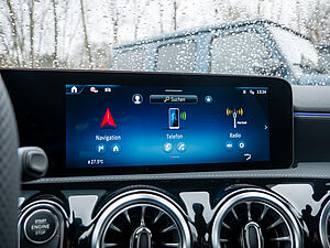 Mercedes-Benz A 200 d AMG Line 9 navigation