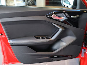 Audi A1 Sportback S line 40 TFSI 32 navigation