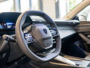 Peugeot 308 SW Allure HYBRID 136 e-DSC6 17 navigation