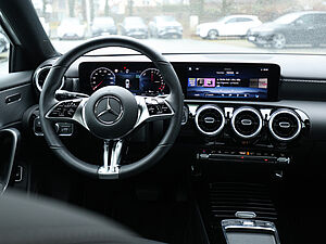 Mercedes-Benz A 250 e Progressive Advanced 9 navigation