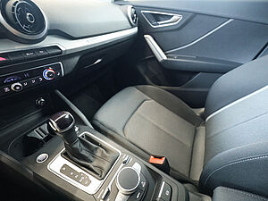 Audi Q2 35 TFSI S Line Black S Tronic 17 navigation