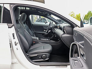 Mercedes-Benz CLA 180 Coupé Progressive Advanced 2 navigation