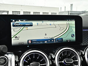Mercedes-Benz GLB 200 d AMG 9 navigation