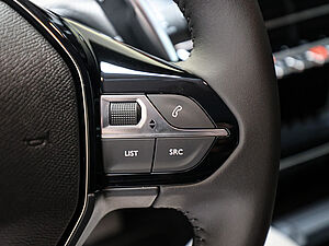 Peugeot 208 Neuer Allure HYBRID 100 e-DSC6 22 navigation