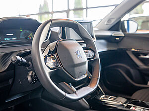 Peugeot 2008 e-Active Elektromotor 136 Automatik 18 navigation