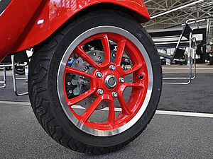Vespa Primavera 125 E5 RED 4 navigation
