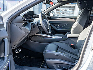 Peugeot 308 SW GT HYBRID 145 e-DSC6 19 navigation