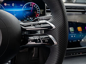 Mercedes-Benz E 300 e AMG Line 14 navigation