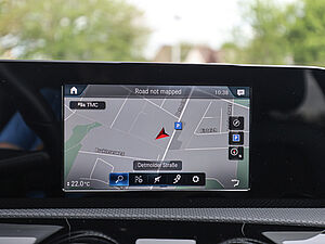 Mercedes-Benz A 250 e Limousine 11 navigation
