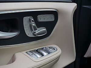 Mercedes-Benz V 300 d 4M Exclusive Edition Lang AMG 20 navigation