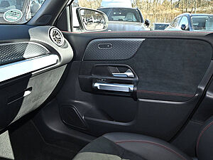 Mercedes-Benz GLB 200 GLB 200 13 navigation