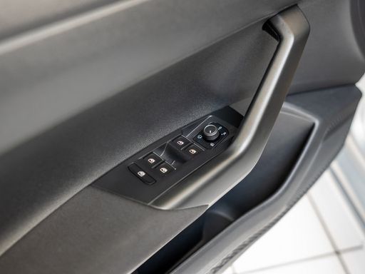 Volkswagen Taigo R-Line 1.0 TSI LED Navi Kamera Keyless 25