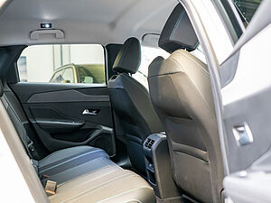 Peugeot 308 SW Allure PureTech 130 EAT8 4 navigation
