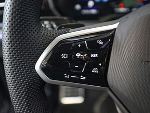Volkswagen Touareg R-Line 3.0 TDI 4M 29 navigation