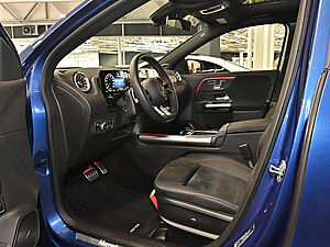 Mercedes-Benz GLA 250 e AMG Line 10 navigation