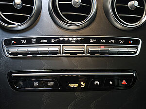 Mercedes-Benz GLC 43 AMG 4M 15 navigation