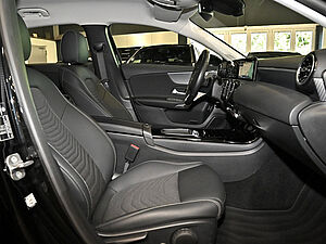Mercedes-Benz A 250 e Progressive Advanced 3 navigation