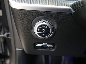 Mercedes-Benz C 180 T Avantgarde Advanced 22 navigation