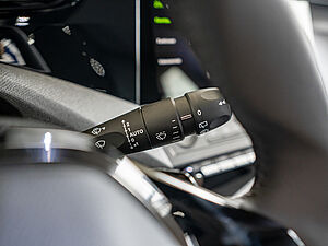 Peugeot 308 SW Allure BlueHDi 130 EAT8 16 navigation